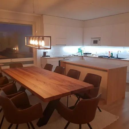 Luxury Penthouse, With Jacuzzi And Lake View! Διαμέρισμα *