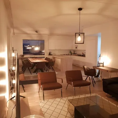 Luxury Penthouse, With Jacuzzi And Lake View! アパート タンペレ