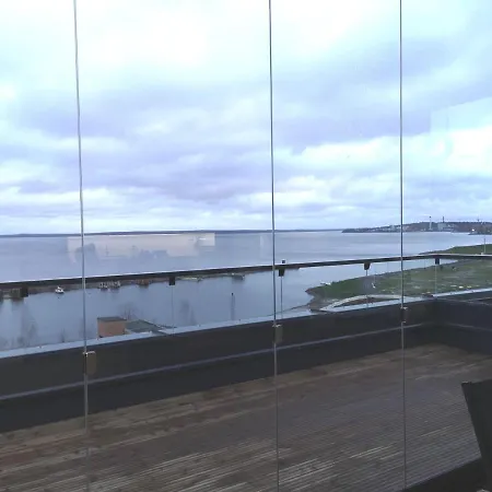 Luxury Penthouse, With Jacuzzi And Lake View! * Τάμπερε