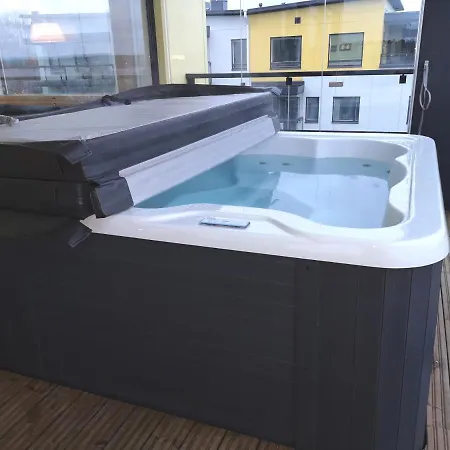 Luxury Penthouse, With Jacuzzi And Lake View! * Τάμπερε